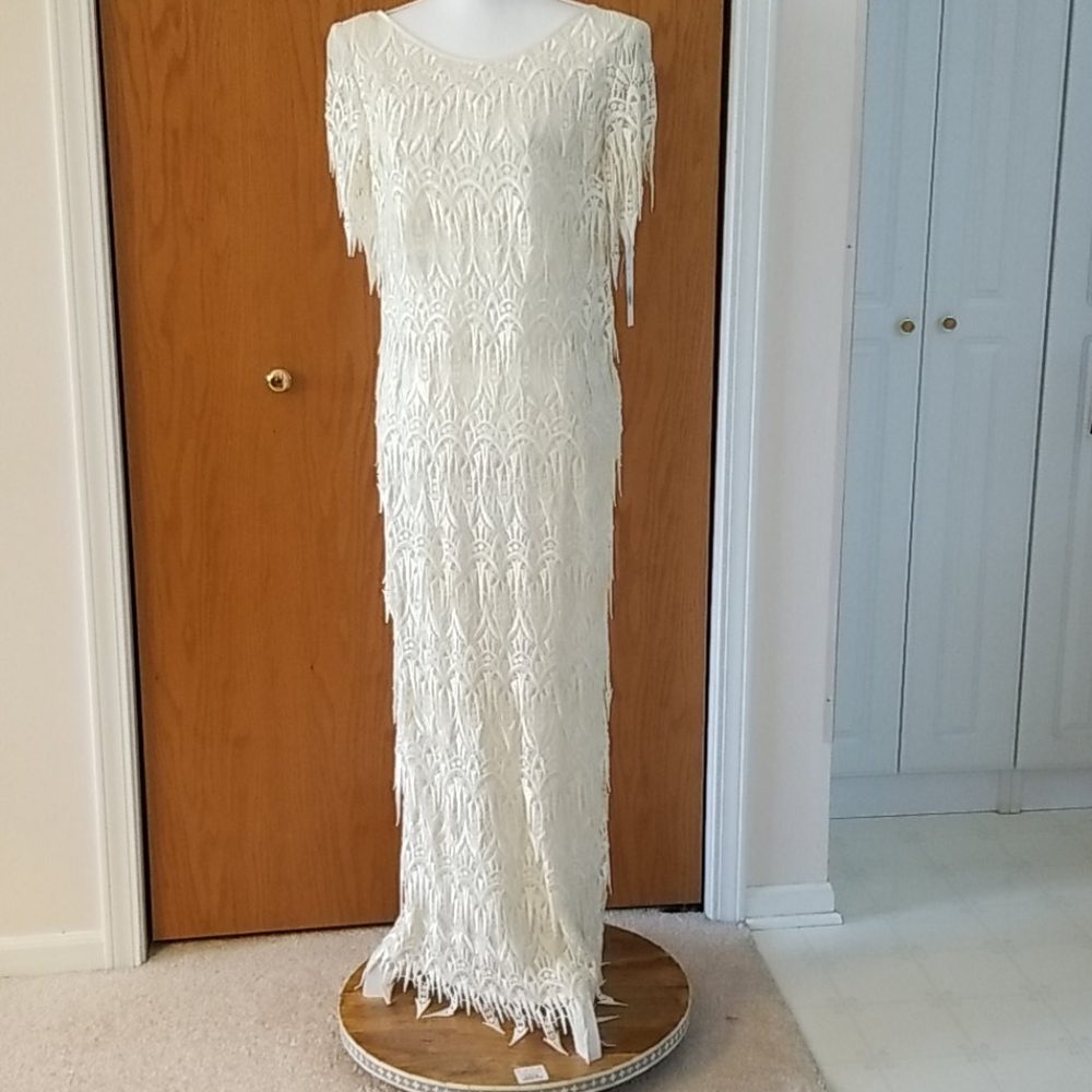 CATTIVA NWT Beautiful Special Occasion Gown Ivory  10